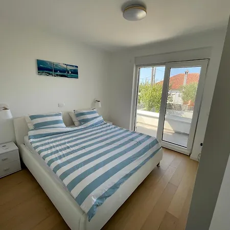 Vali Apartment Sukosan